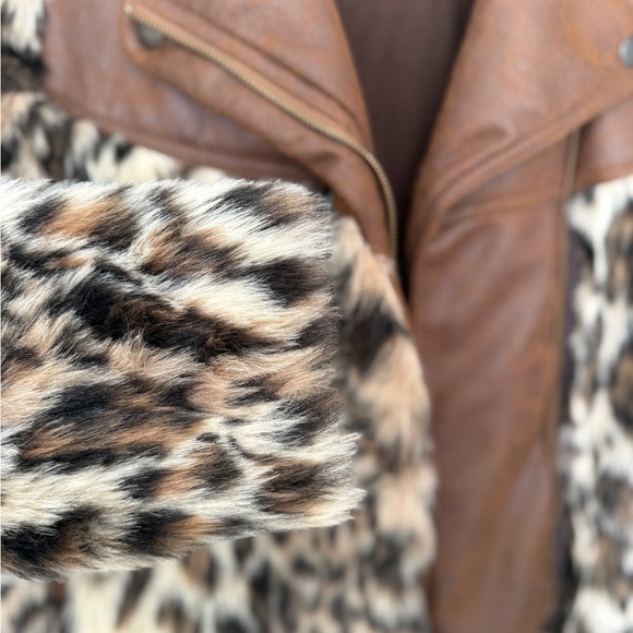 Catimini Leopard Print Teddy Jacket with Brown Details - Picture 7 of 10